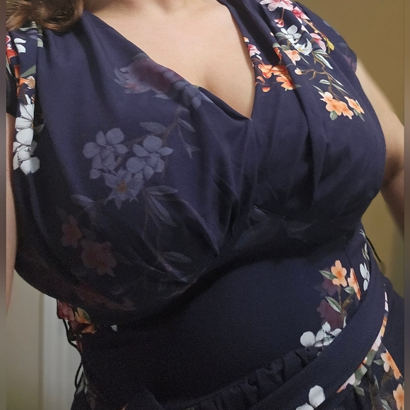 Eshakti custom- Navy floral - Picture 13 of 13